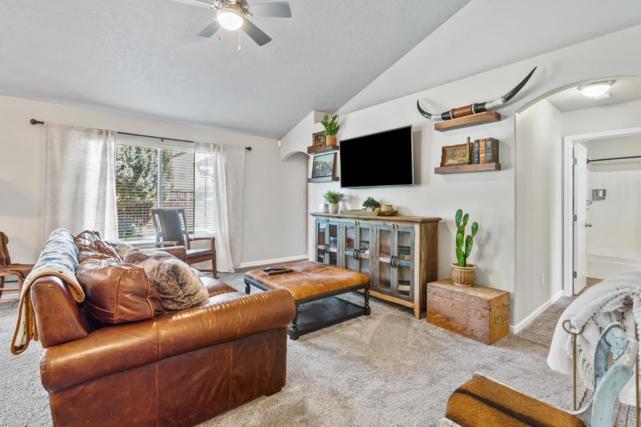 Southwestern Style 4 Bedroom Nampa Home Sleeps 16! Экстерьер фото