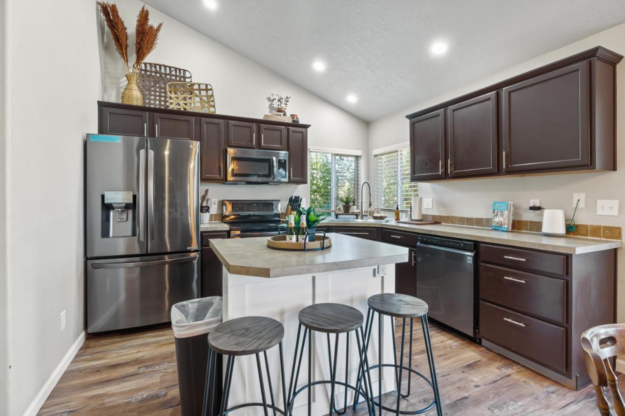 Southwestern Style 4 Bedroom Nampa Home Sleeps 16! Экстерьер фото