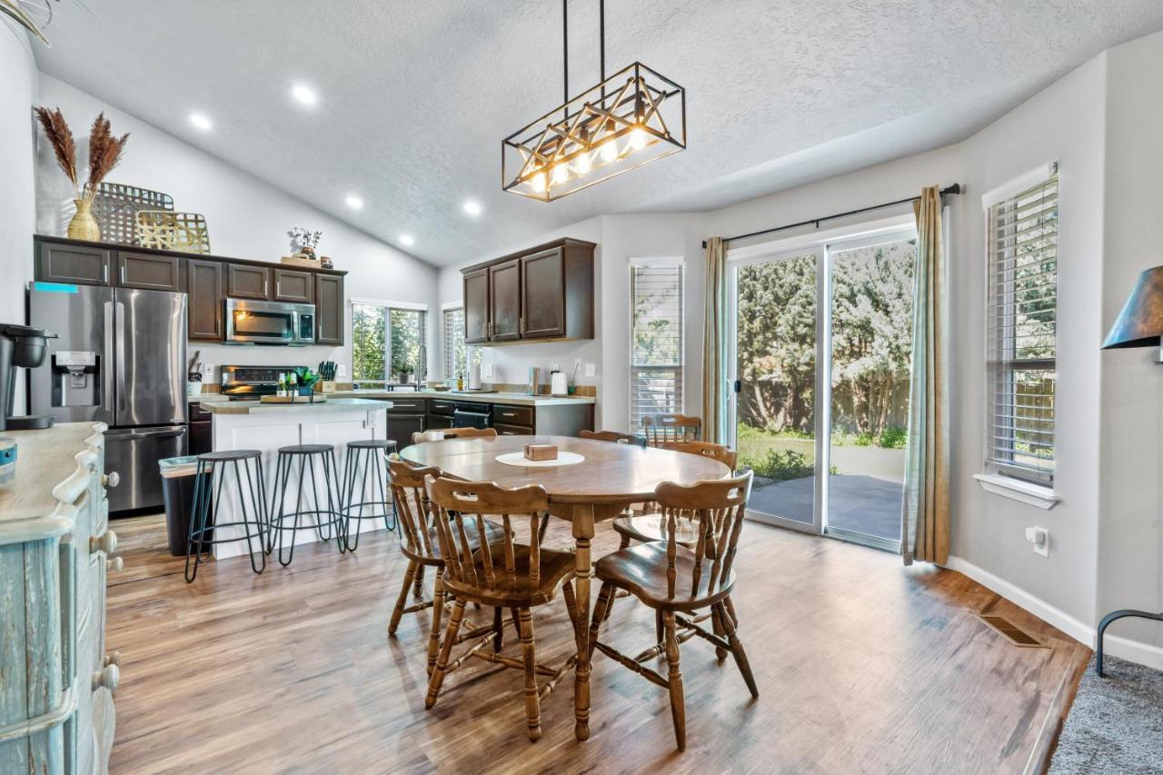 Southwestern Style 4 Bedroom Nampa Home Sleeps 16! Экстерьер фото