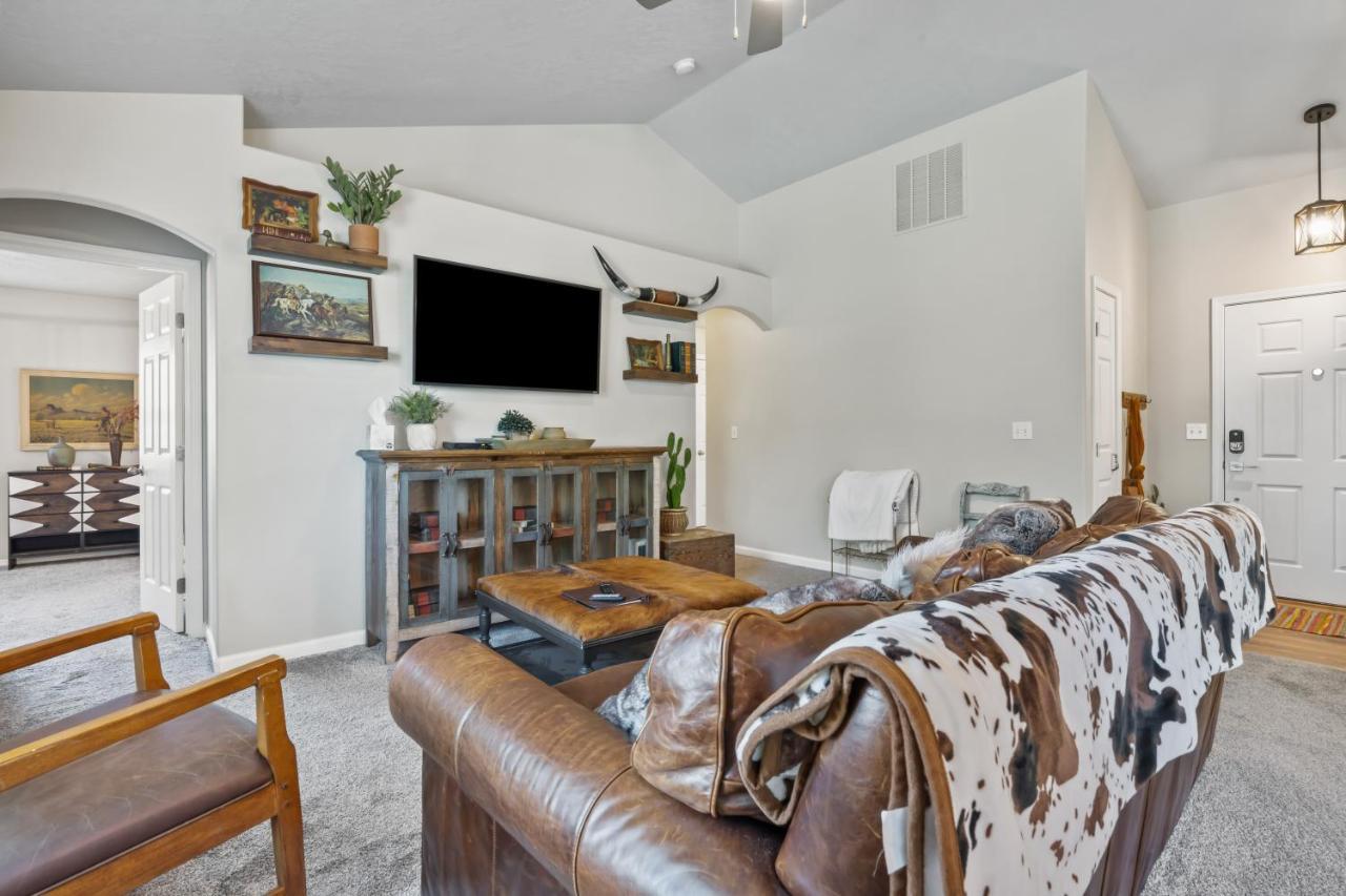 Southwestern Style 4 Bedroom Nampa Home Sleeps 16! Экстерьер фото