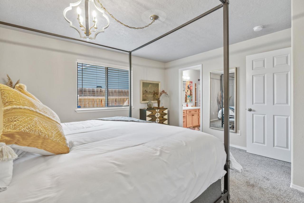 Southwestern Style 4 Bedroom Nampa Home Sleeps 16! Экстерьер фото